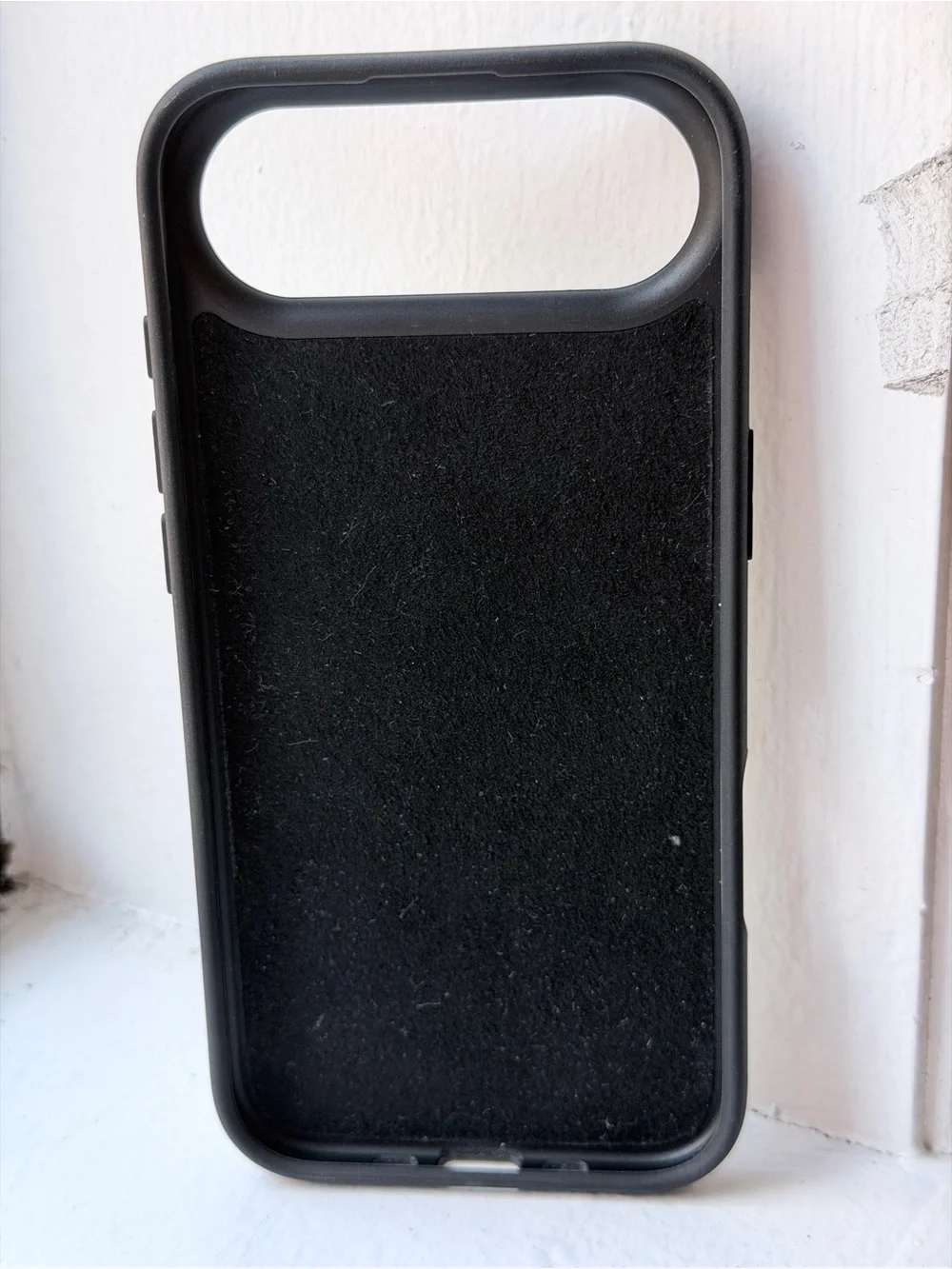 LUCRIN - White Leather-Peble. Le Phone Case with Black Frame